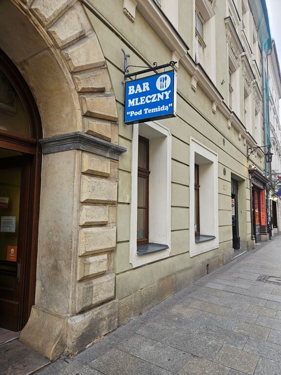 Naturalne dekoracje stołu na co dzień: proste pomysły
